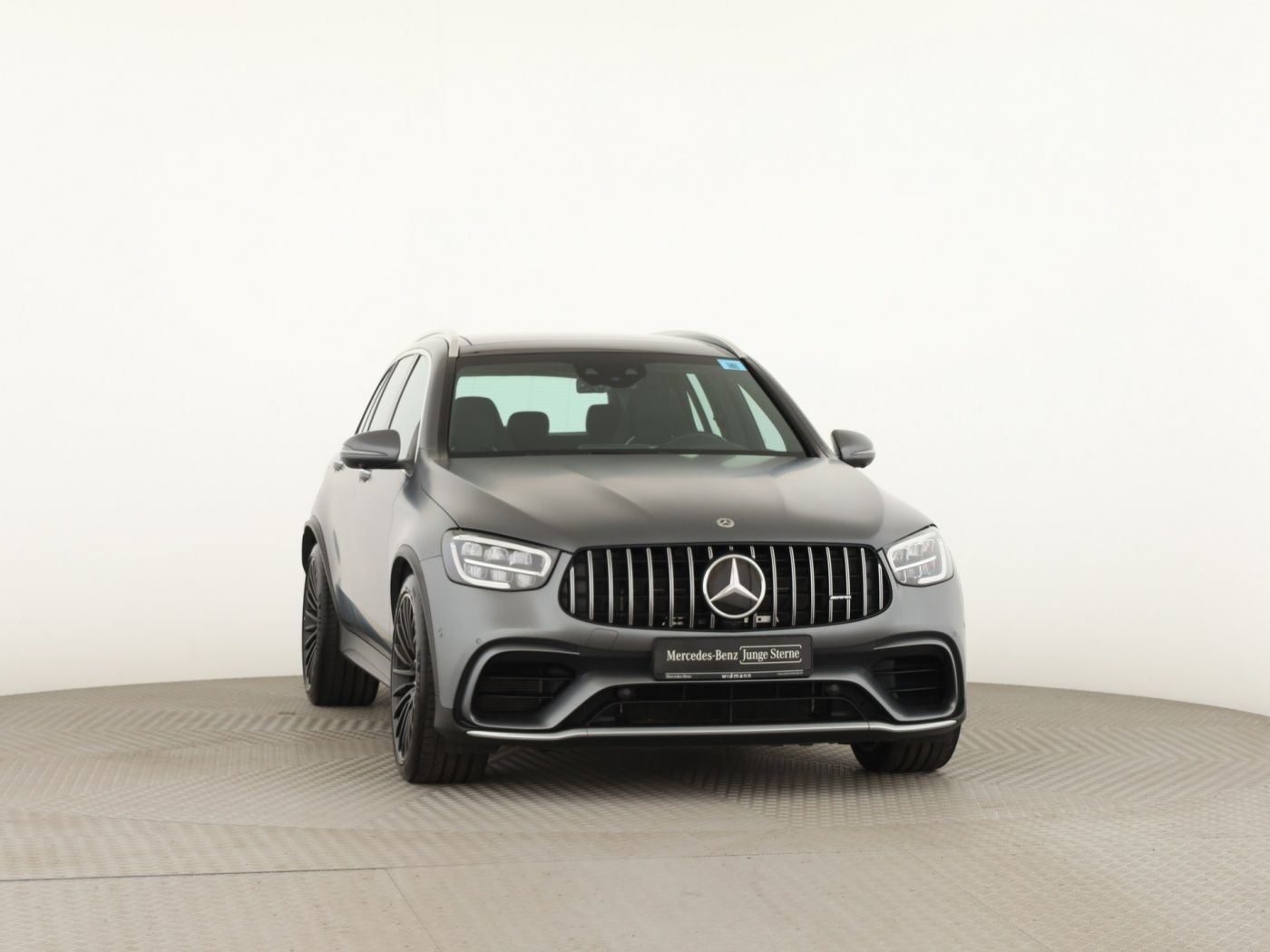 Mercedes-Benz GLC 63 AMG 2022 г. Серый, пробег 45916 км