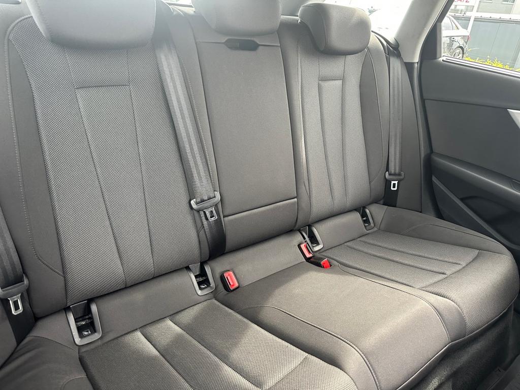 Audi A4 2022 г. Чёрный, пробег 49829 км