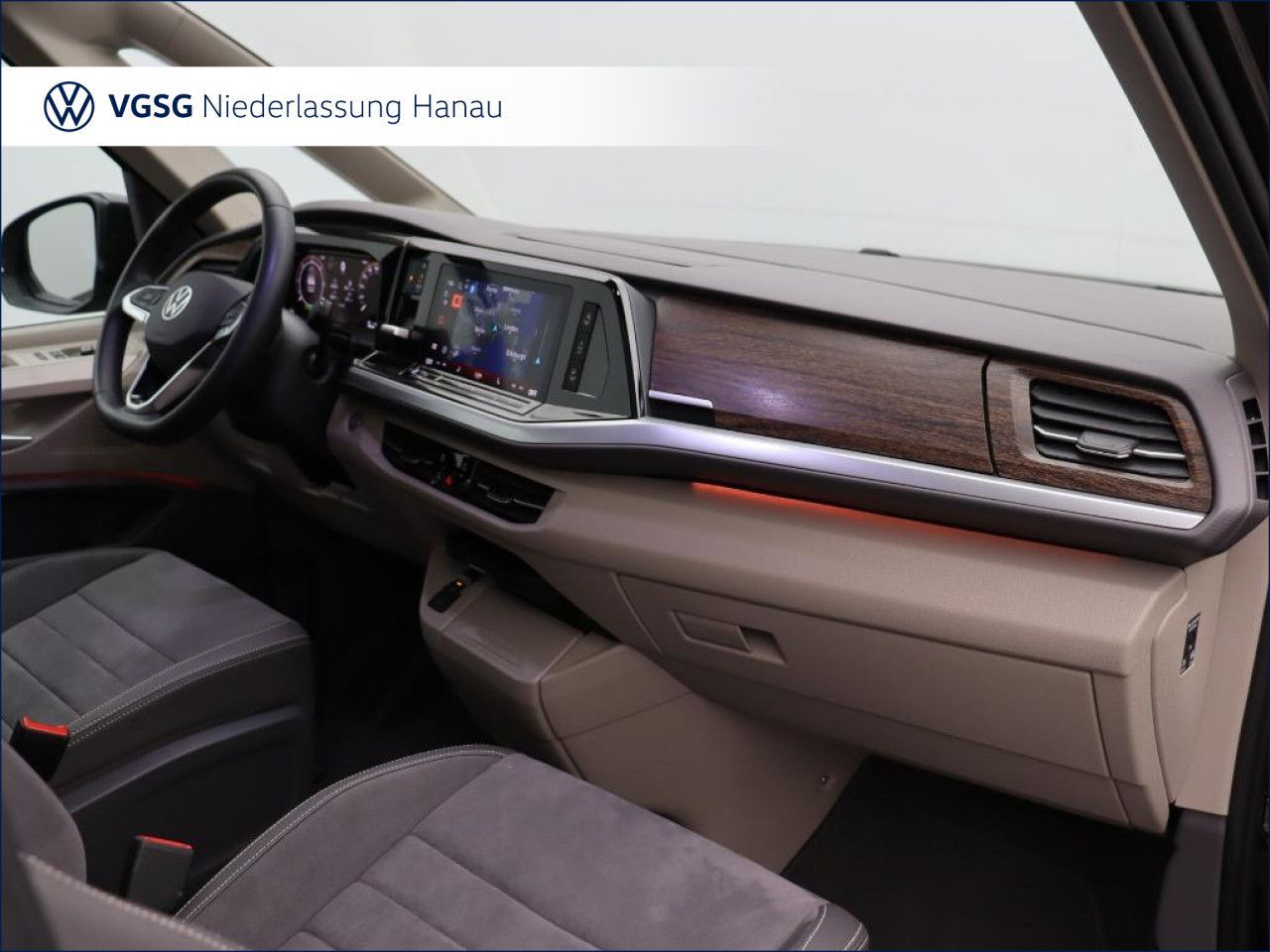 Volkswagen T7 MULTIVAN 2025 г. Чёрный, пробег 11566 км