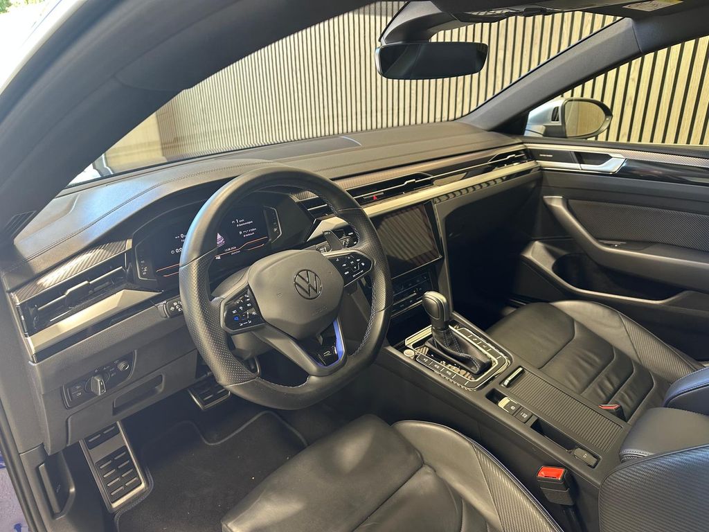 Volkswagen Arteon 2023 г. Синий, пробег 26245 км