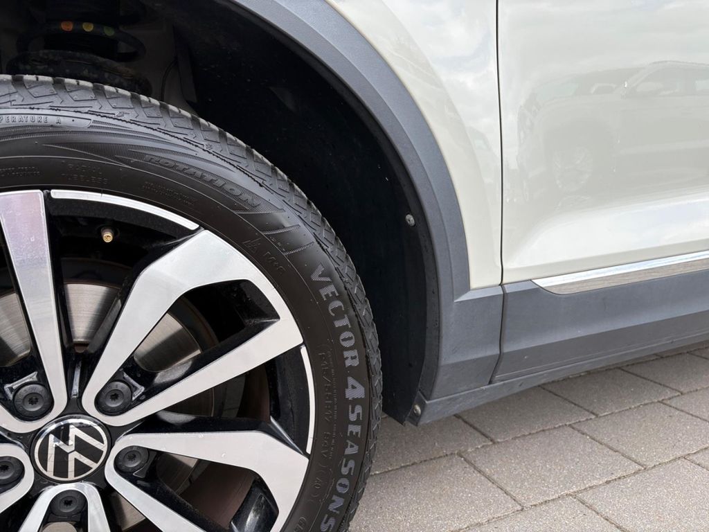 Volkswagen T-Roc 2023 г. Серый, пробег 51593 км