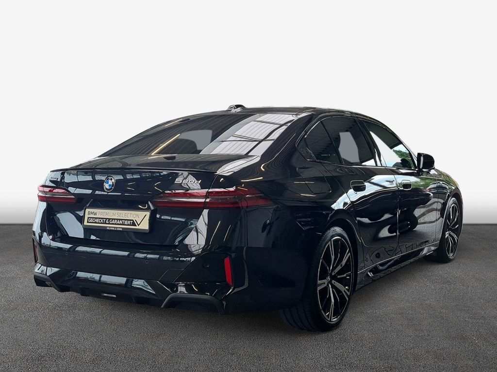 BMW 520 2025 г. Чёрный, пробег 39950 км
