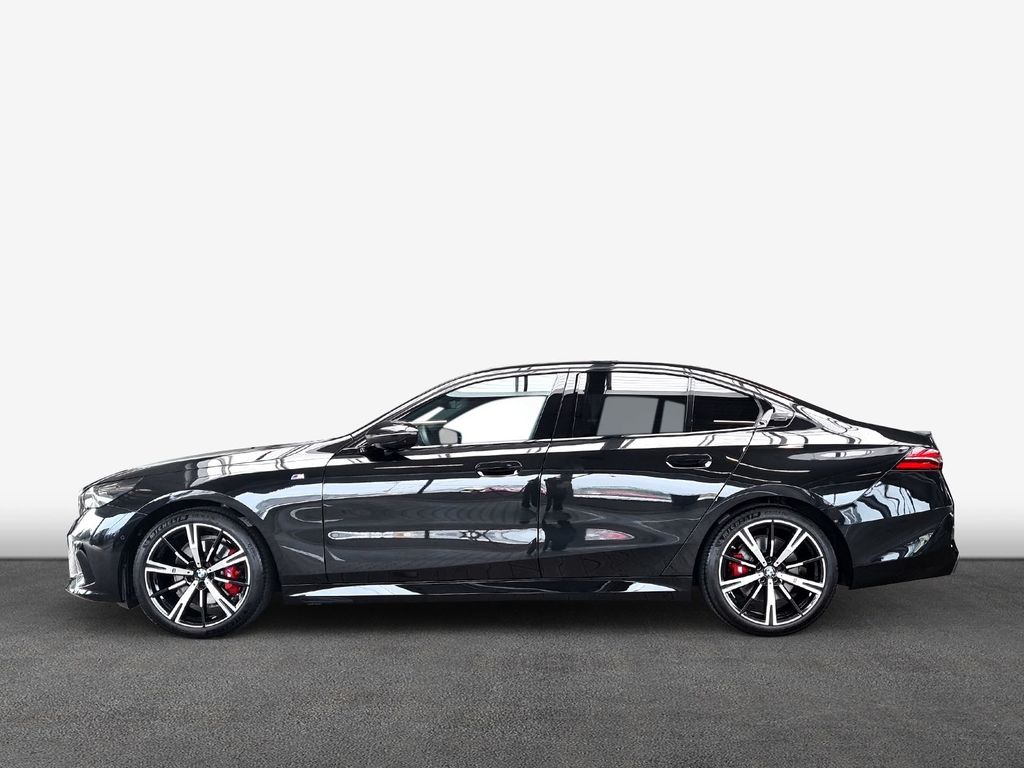 BMW 520 2025 г. Чёрный, пробег 39950 км