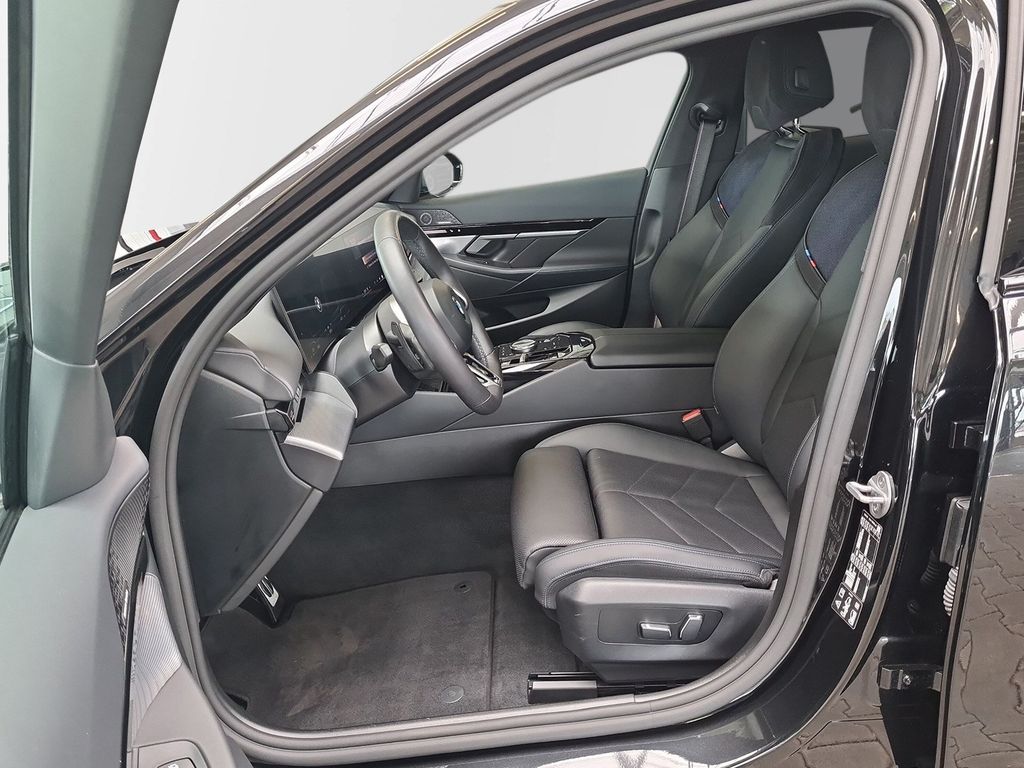 BMW 520 2025 г. Чёрный, пробег 39950 км