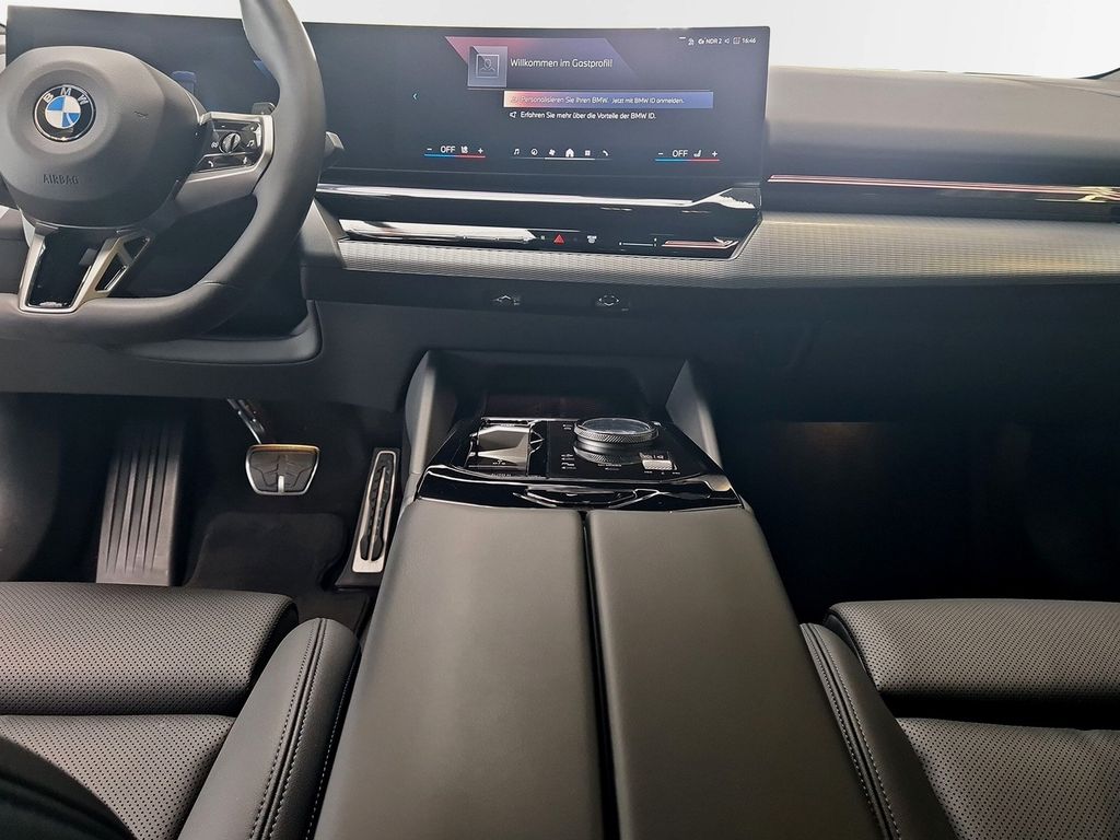 BMW 520 2025 г. Чёрный, пробег 39950 км