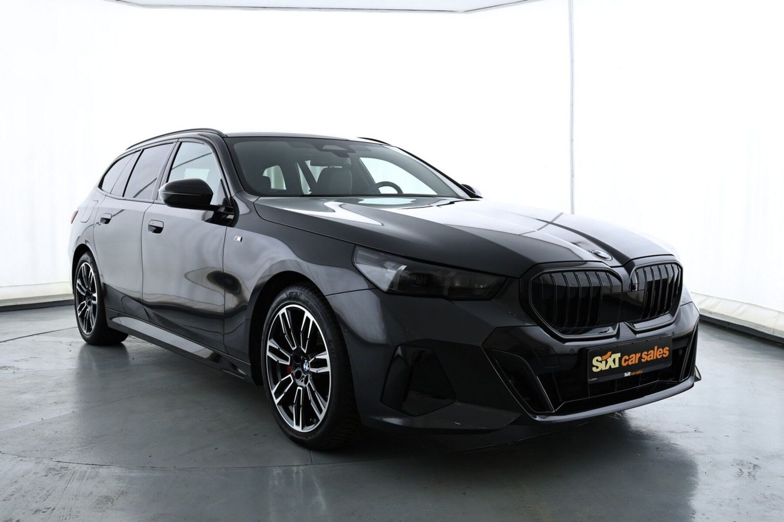 BMW 540 2025 г. Чёрный, пробег 30734 км