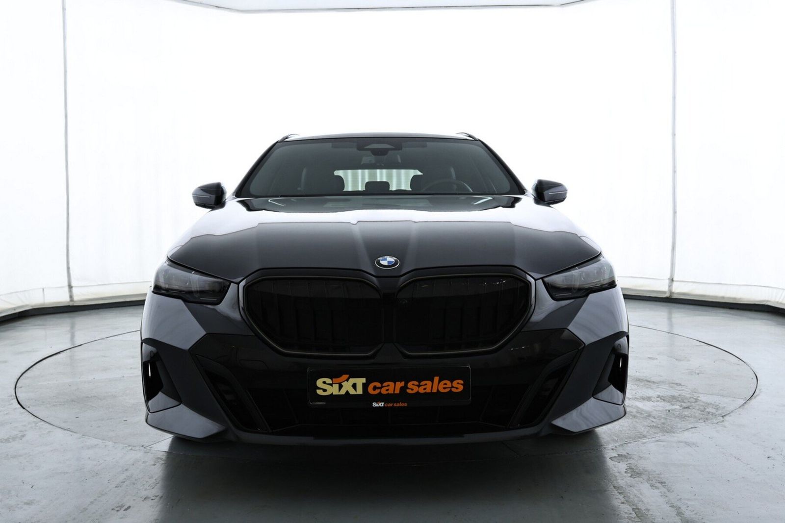 BMW 540 2025 г. Чёрный, пробег 30734 км