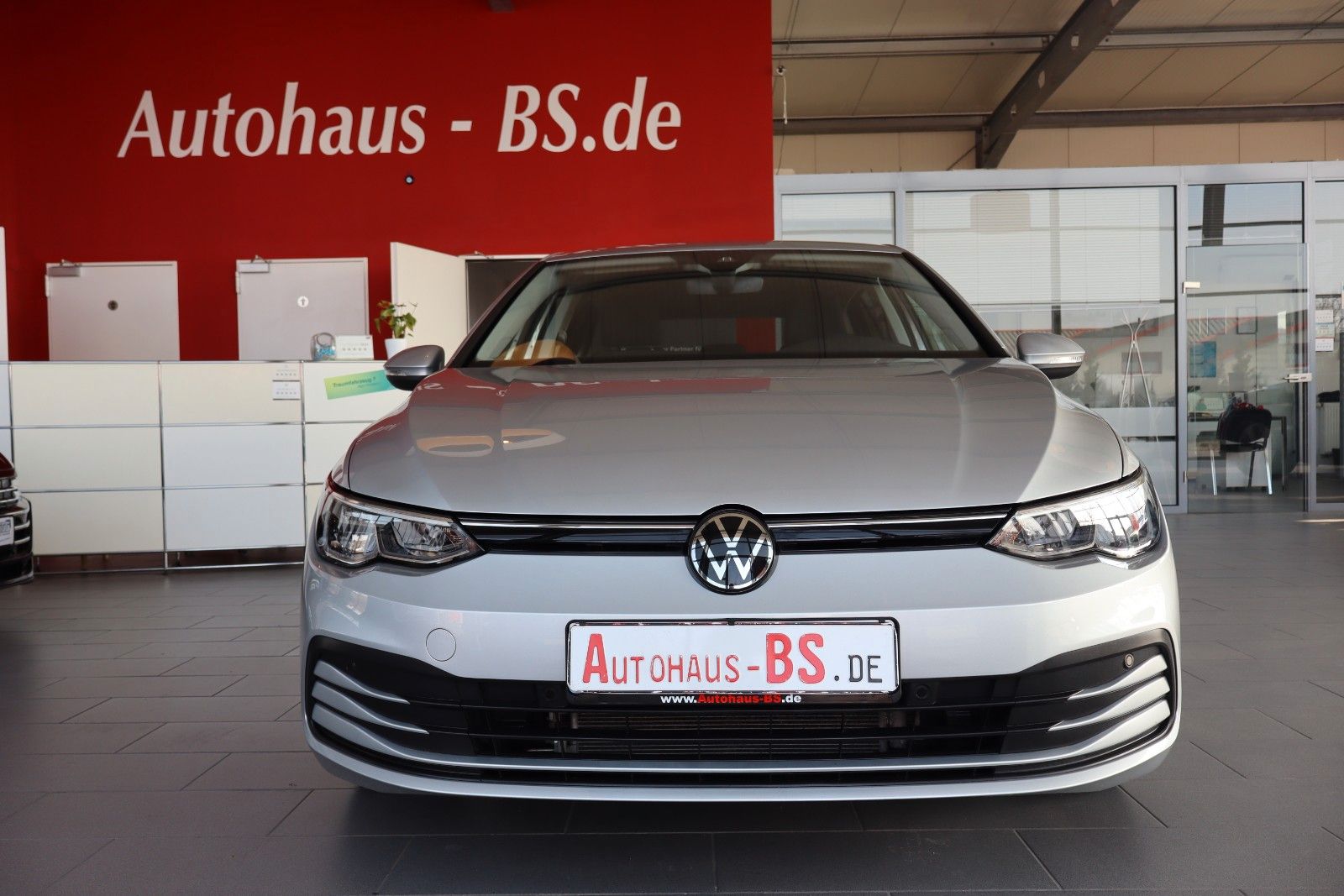 Volkswagen Golf 2024 г. Серебристый, пробег 41115 км