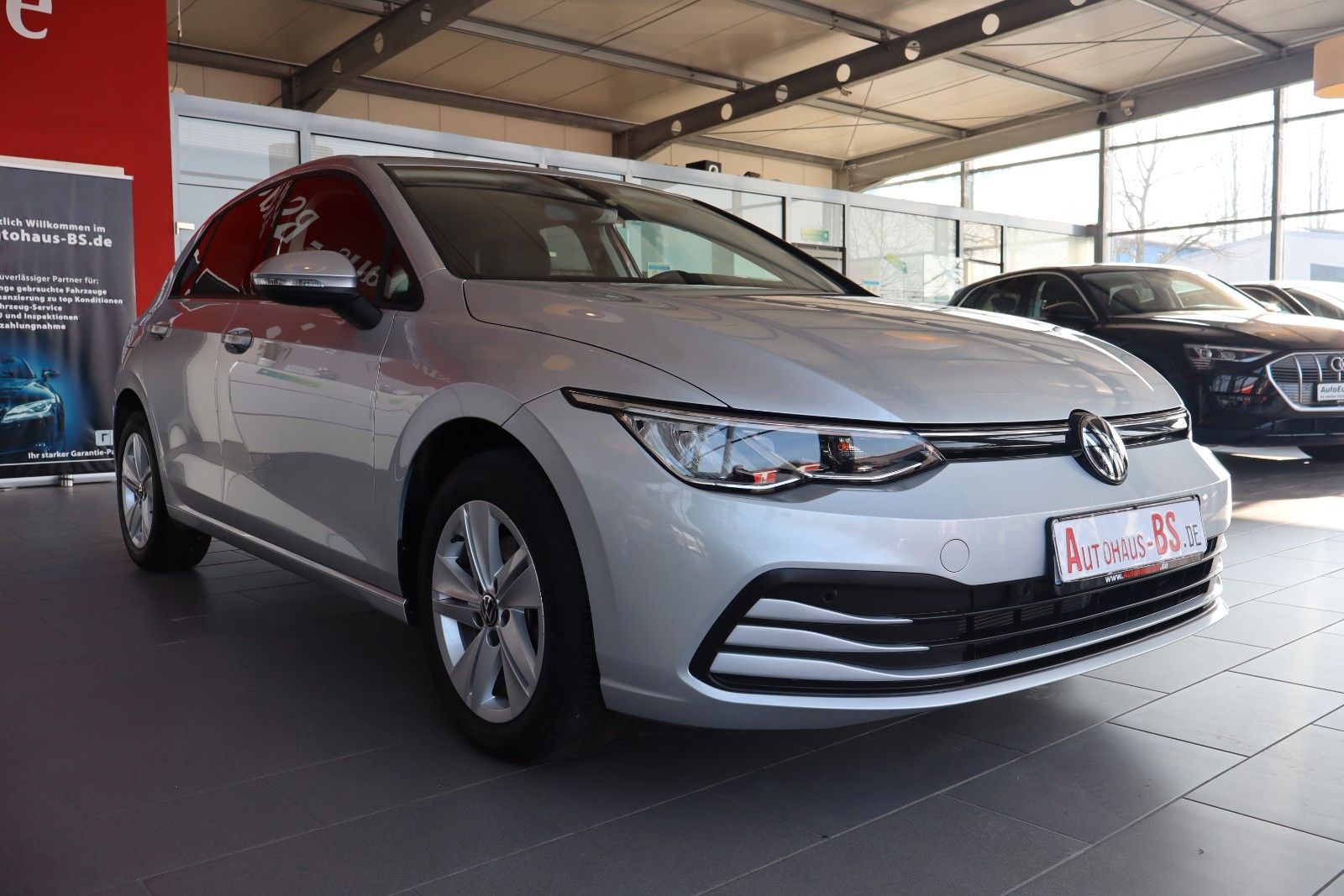 Volkswagen Golf 2024 г. Серебристый, пробег 41115 км