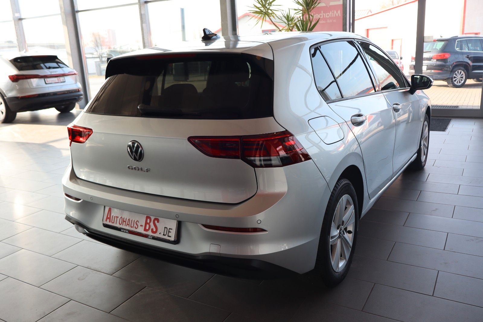 Volkswagen Golf 2024 г. Серебристый, пробег 41115 км