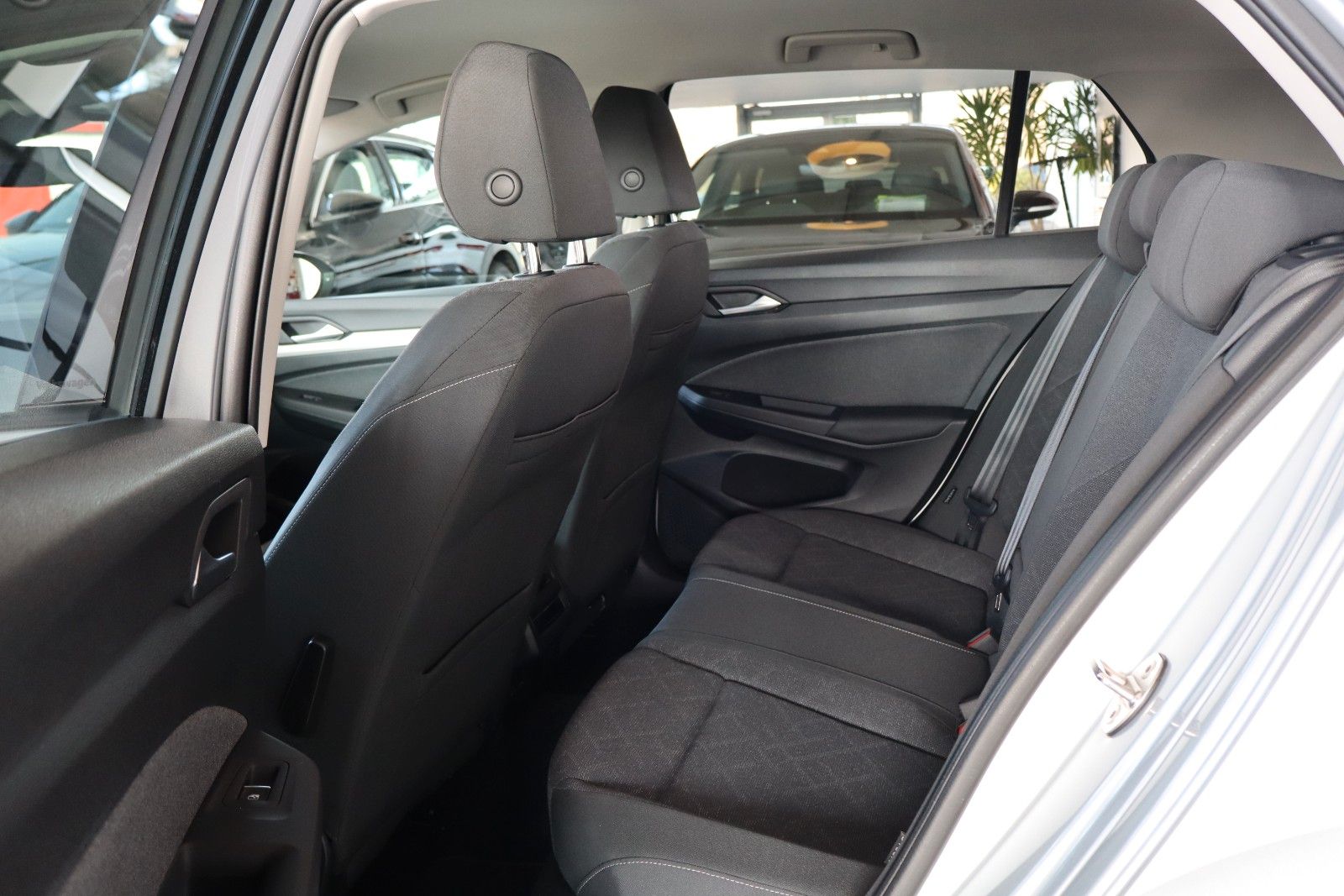 Volkswagen Golf 2024 г. Серебристый, пробег 41115 км
