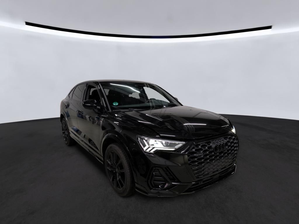 Audi Q3 2022 г. Чёрный, пробег 53273 км