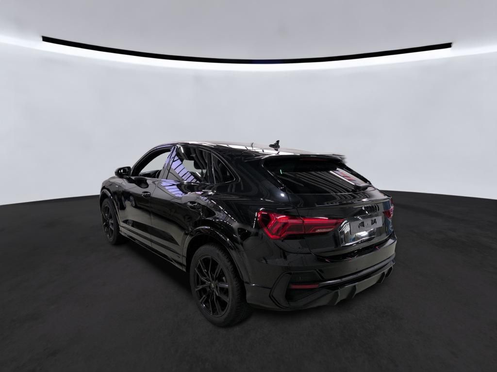 Audi Q3 2022 г. Чёрный, пробег 53273 км