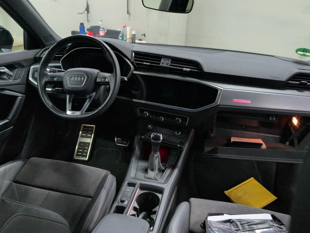Audi Q3 2022 г. Чёрный, пробег 53273 км