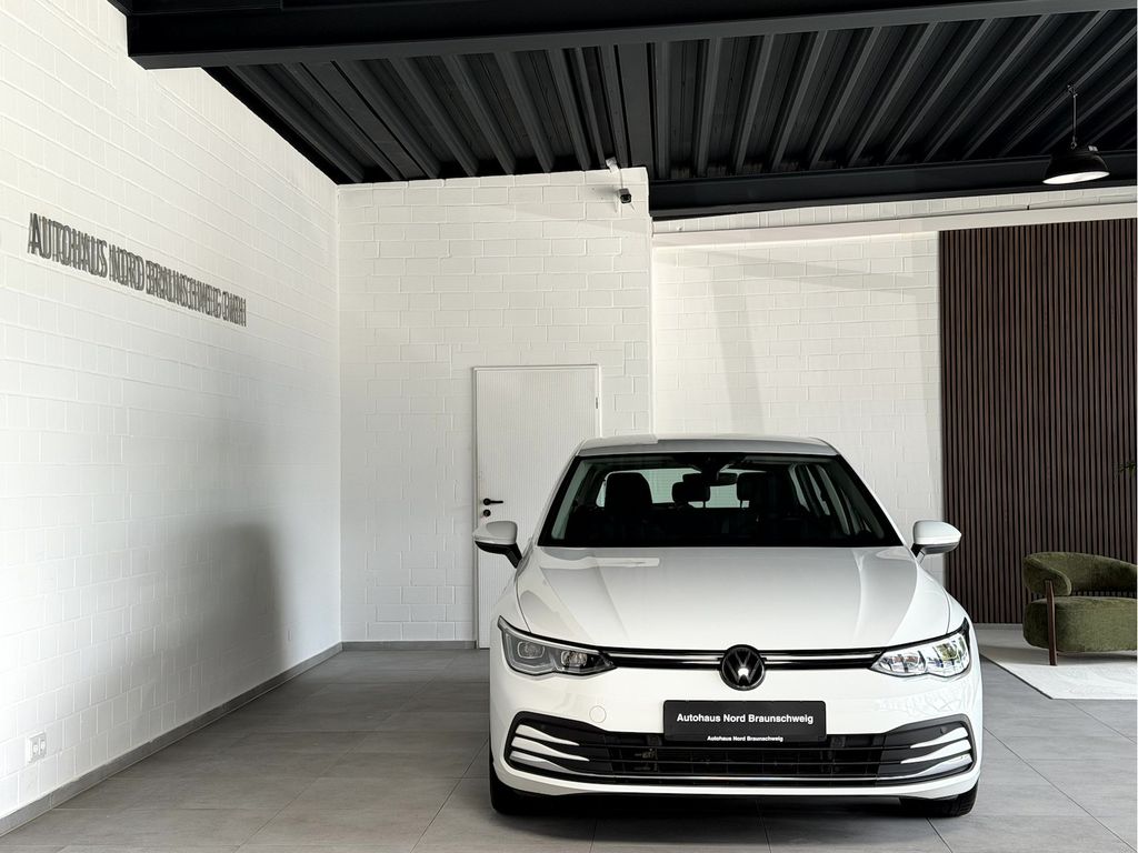 Volkswagen Golf 2022 г. Белый, пробег 47056 км