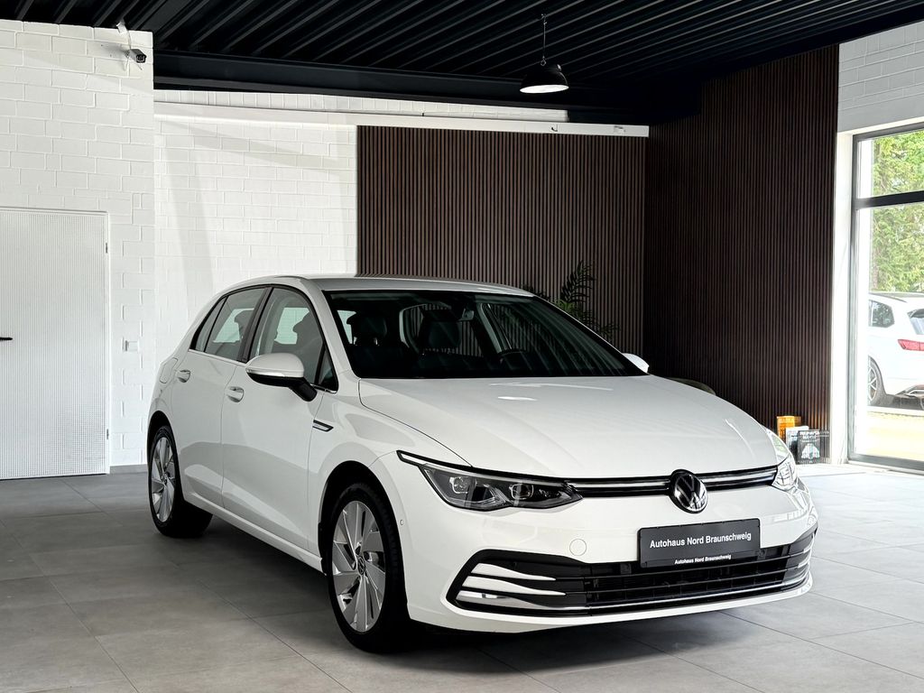 Volkswagen Golf 2022 г. Белый, пробег 47056 км