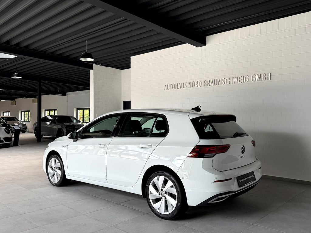 Volkswagen Golf 2022 г. Белый, пробег 47056 км