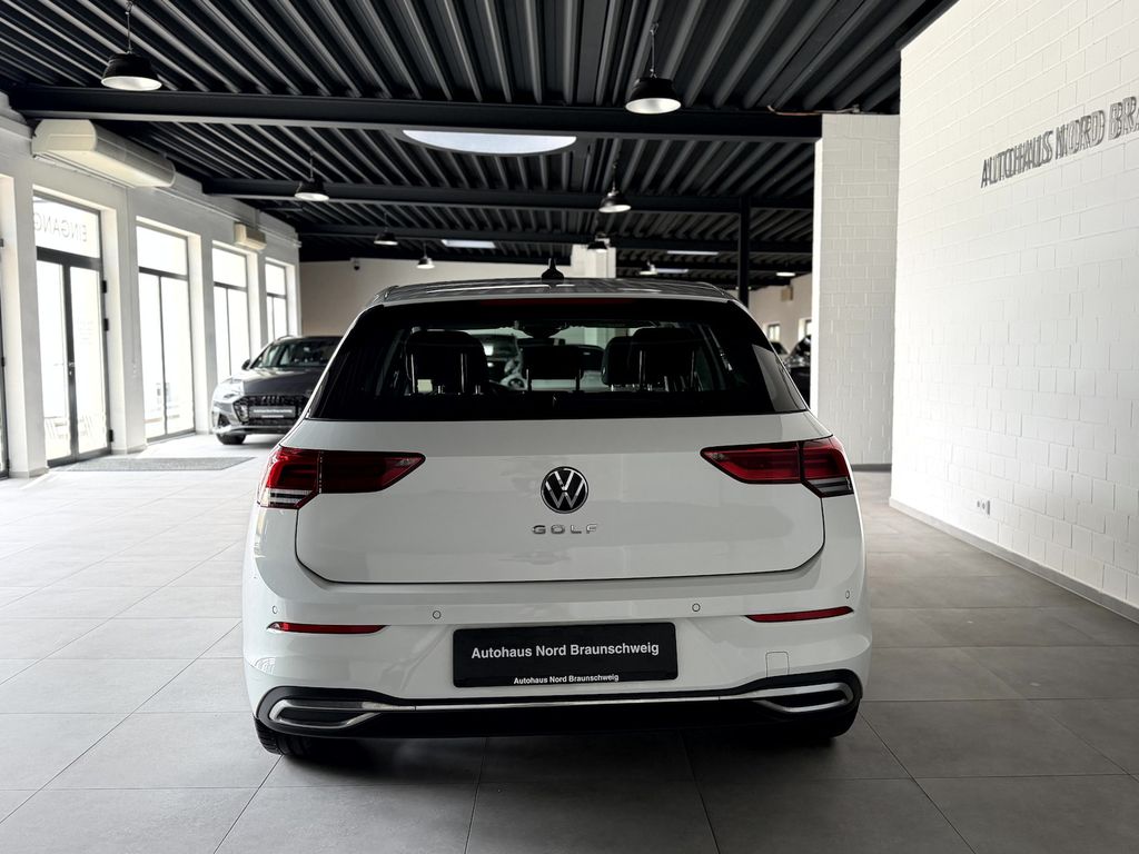 Volkswagen Golf 2022 г. Белый, пробег 47056 км