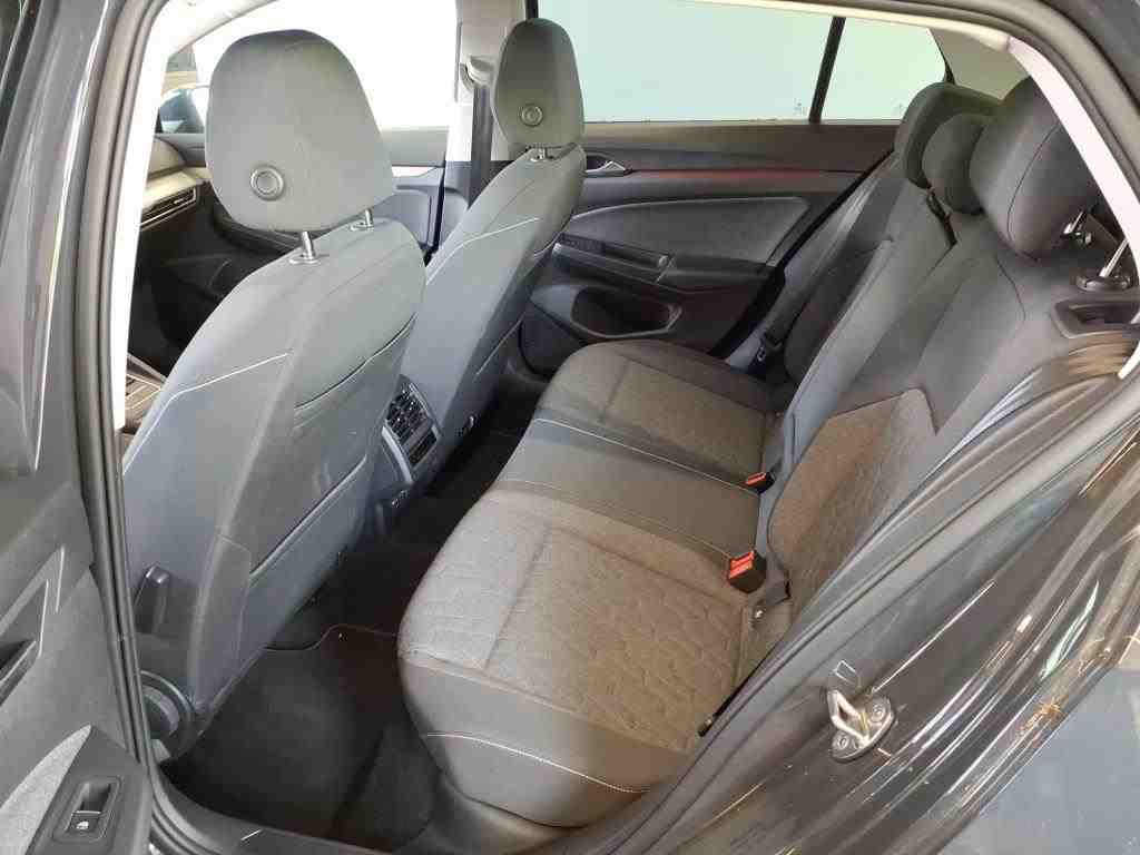 Volkswagen Golf 2024 г. Серый, пробег 31120 км