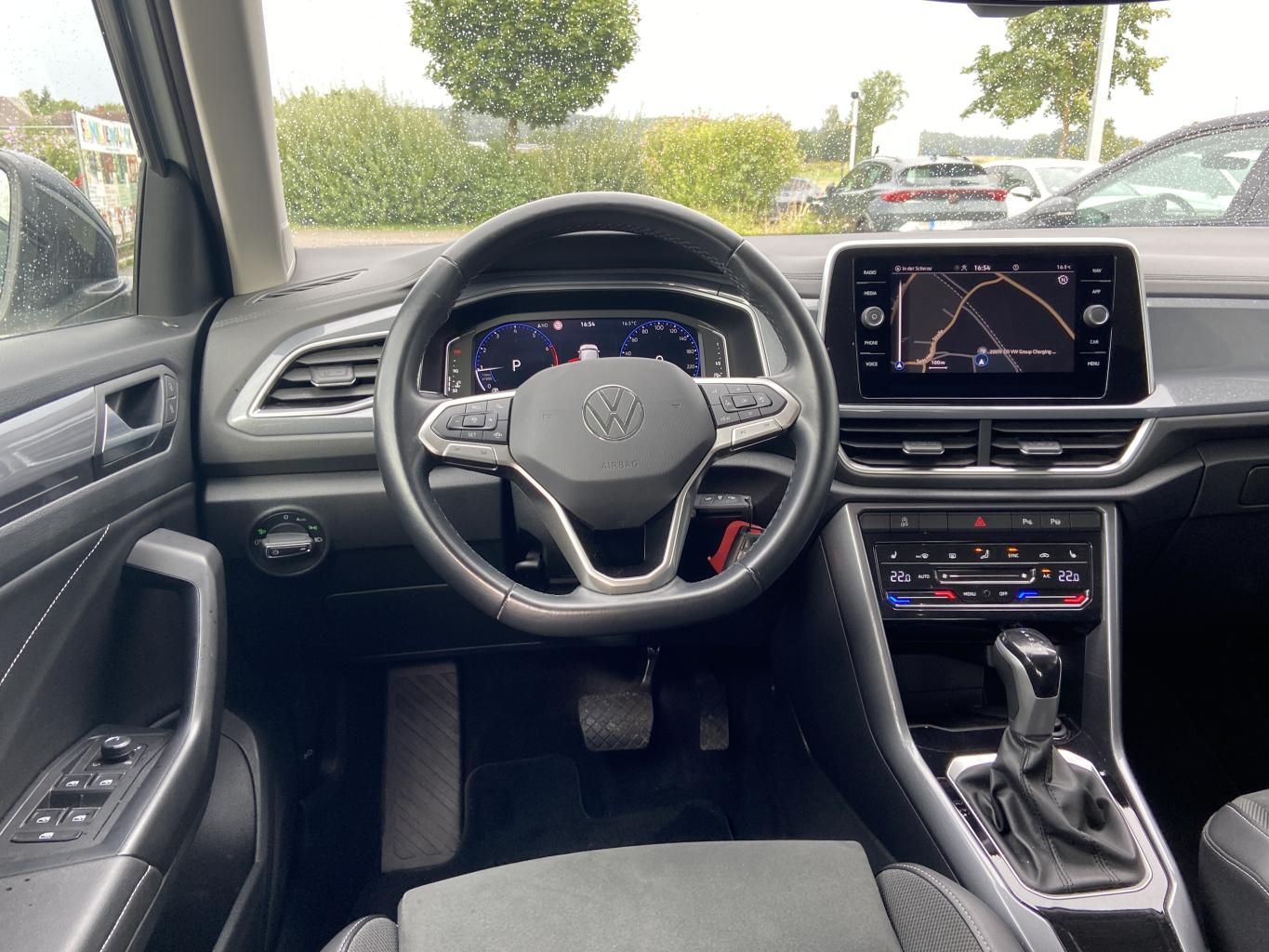 Volkswagen T-Roc 2023 г. Белый, пробег 35411 км