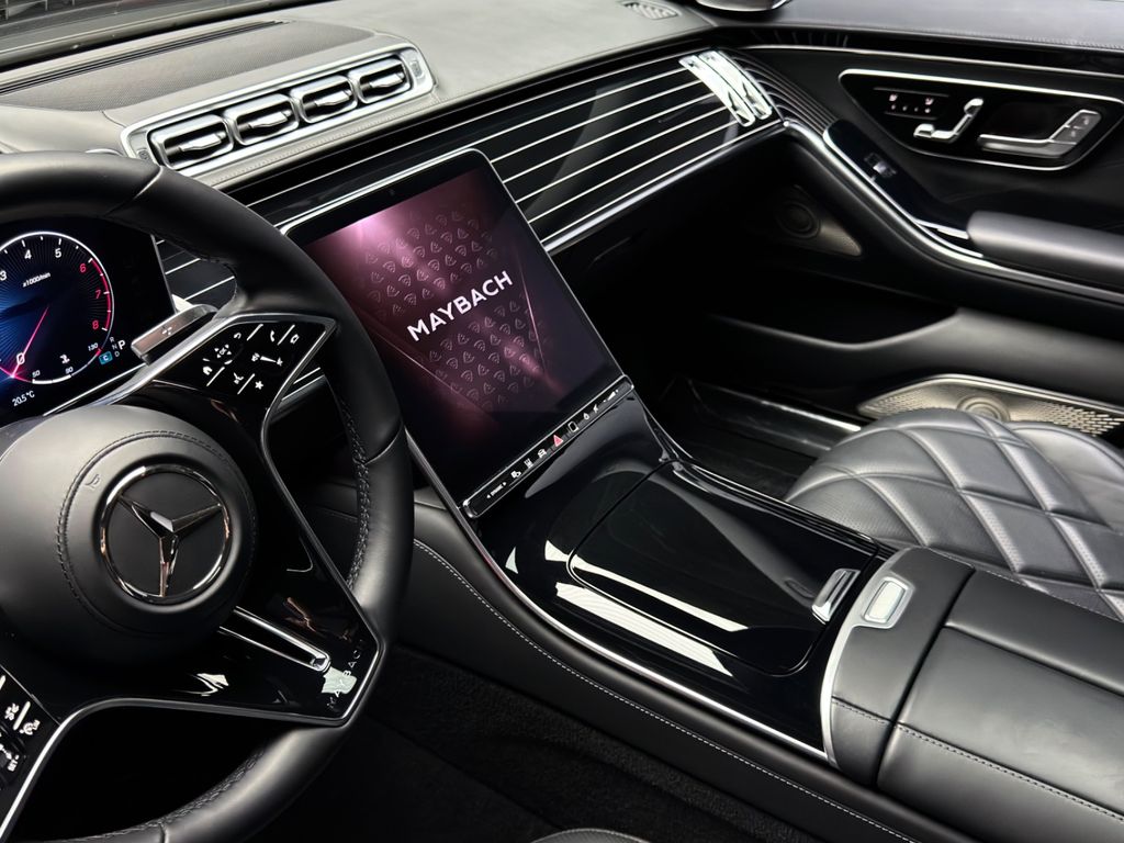 Mercedes-Benz S 680 2022 г. Белый, пробег 44990 км