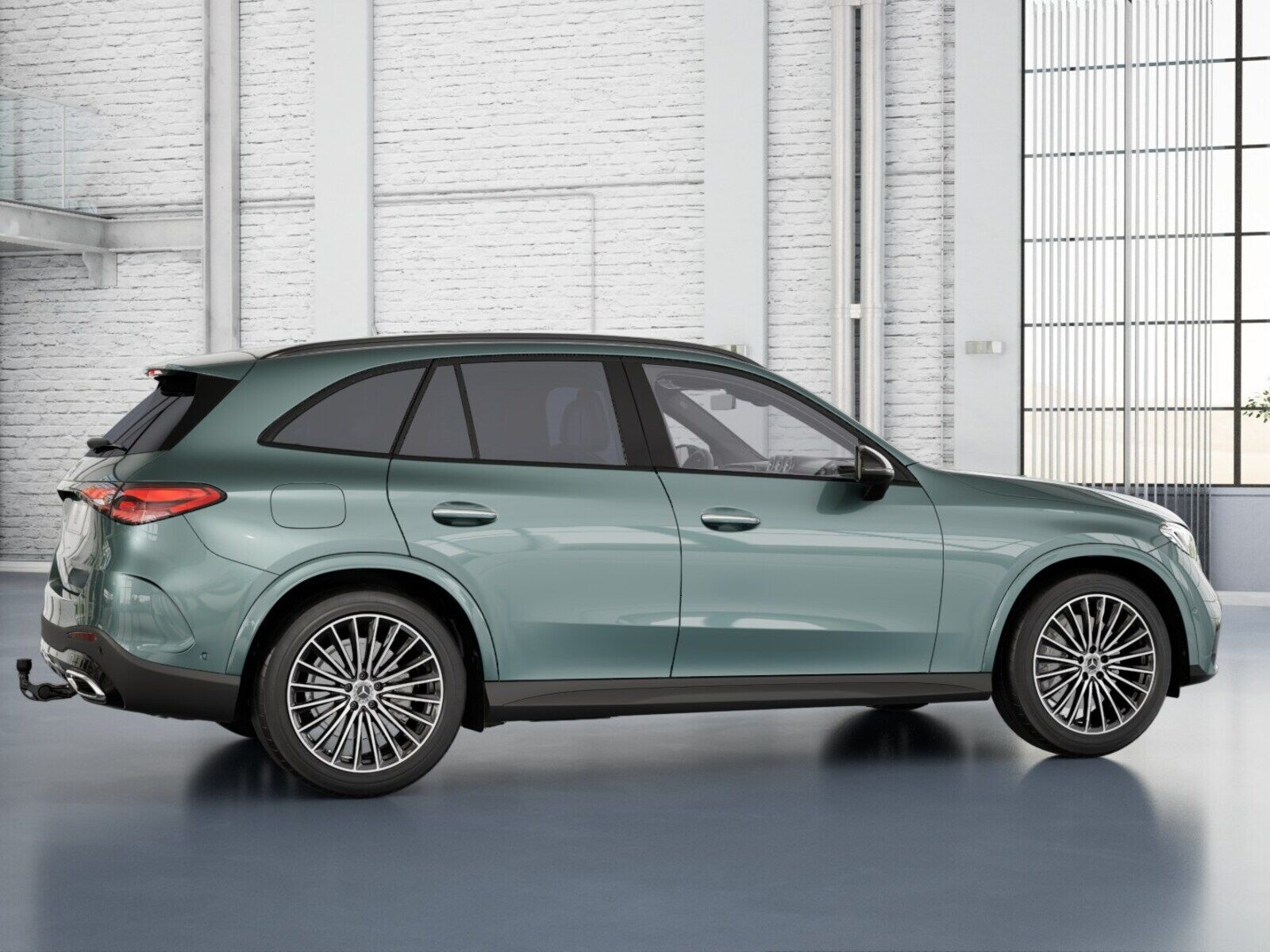 Mercedes-Benz GLC 200 2025 г. Серебристый, пробег 25000 км