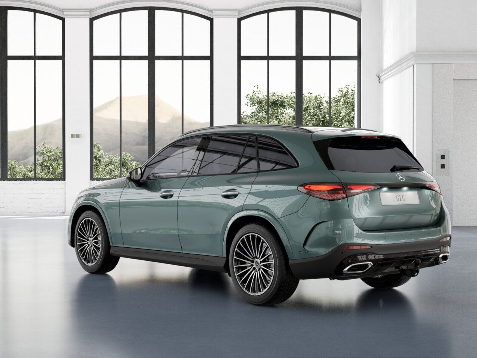 Mercedes-Benz GLC 200 2025 г. Серебристый, пробег 25000 км
