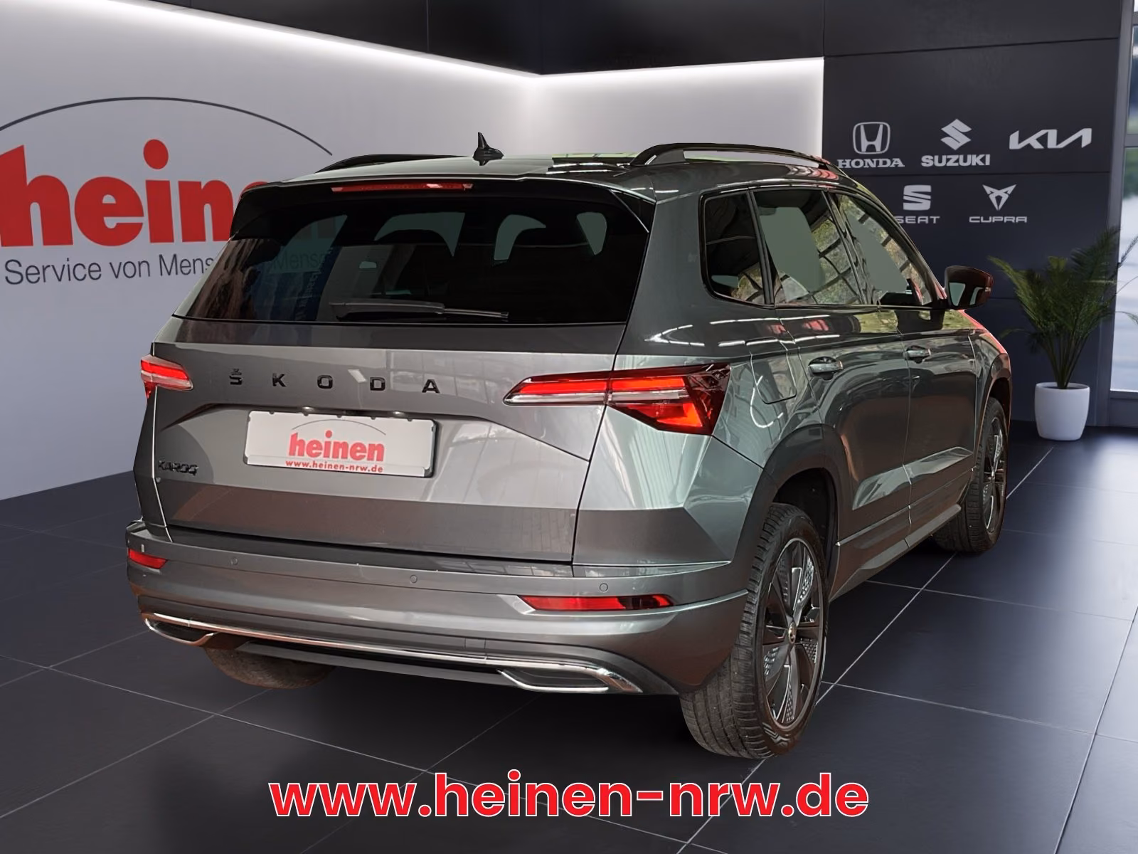 Skoda Karoq 2023 г. Серый, пробег 28597 км