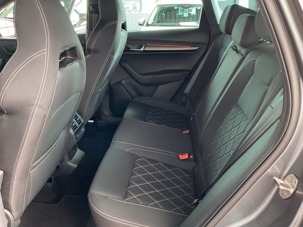 Skoda Karoq 2023 г. Серый, пробег 28597 км