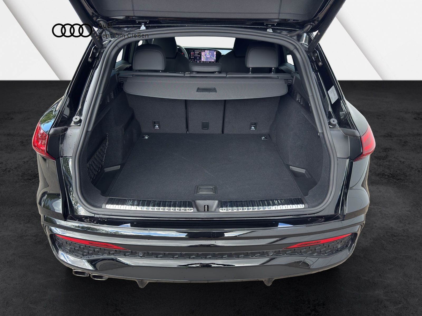 Audi Q5 2025 г. Чёрный, пробег 43350 км