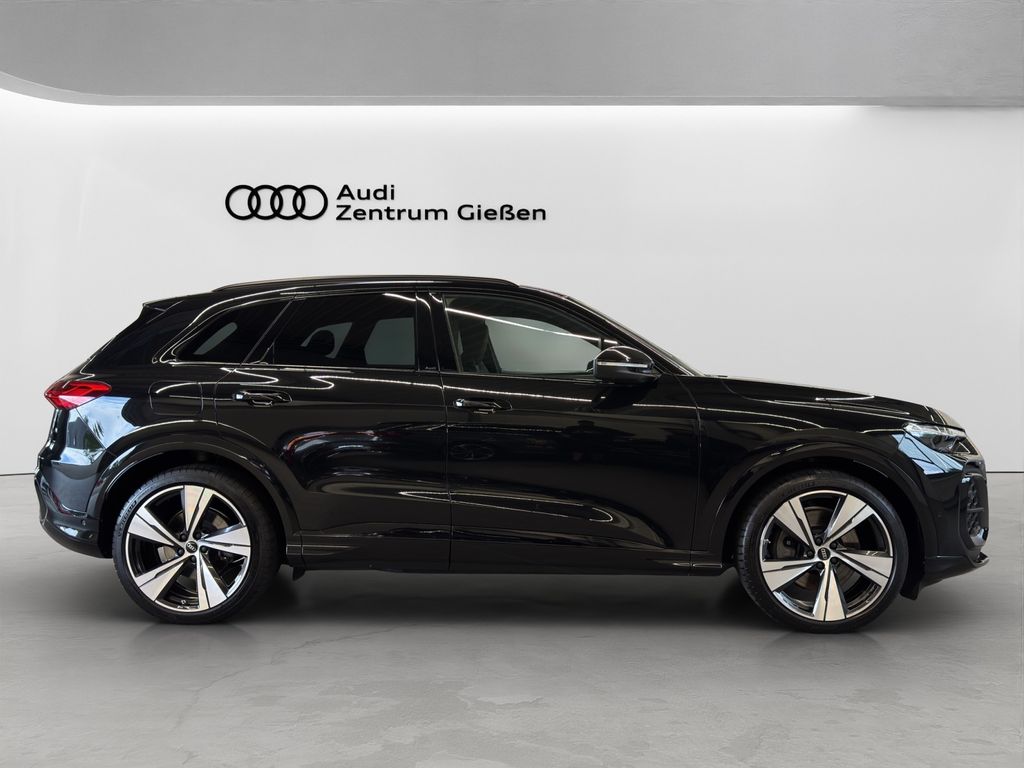 Audi Q5 2025 г. Чёрный, пробег 43350 км