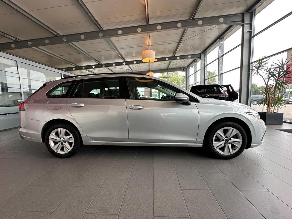 Volkswagen Golf 2024 г. Серебристый, пробег 46466 км