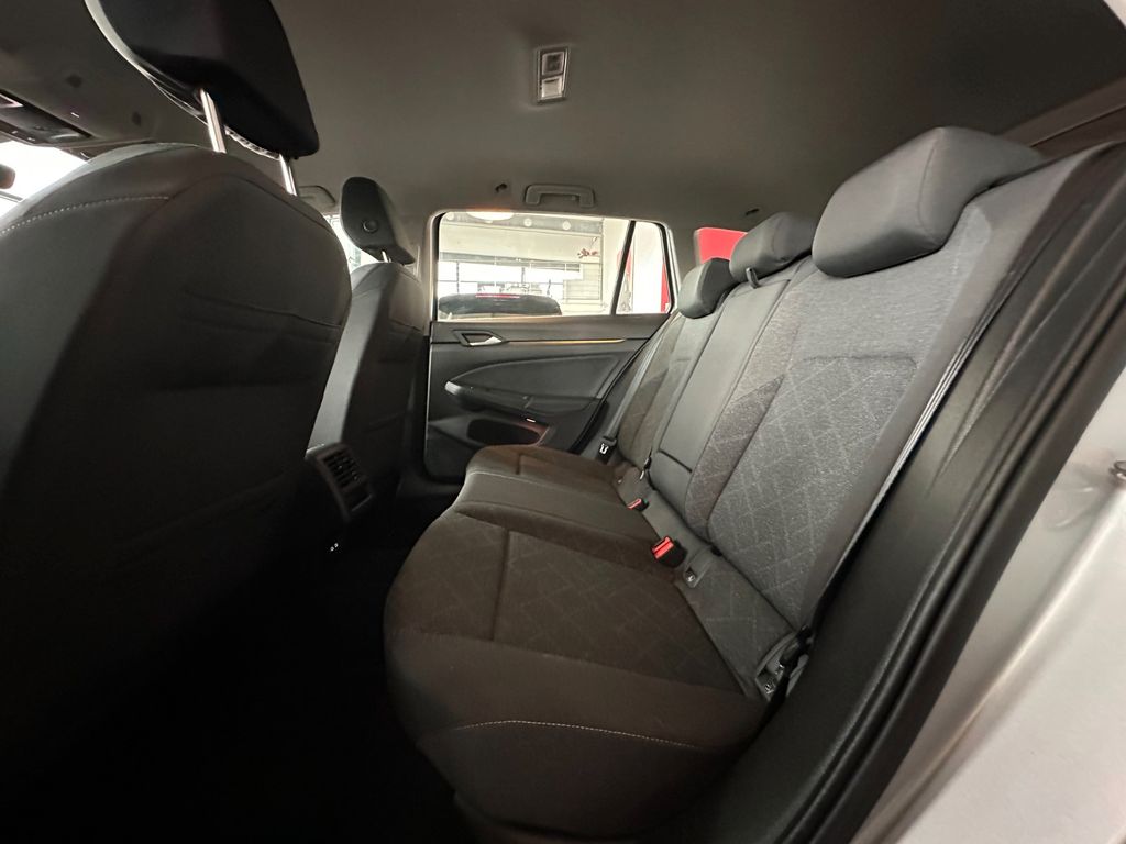 Volkswagen Golf 2024 г. Серебристый, пробег 46466 км