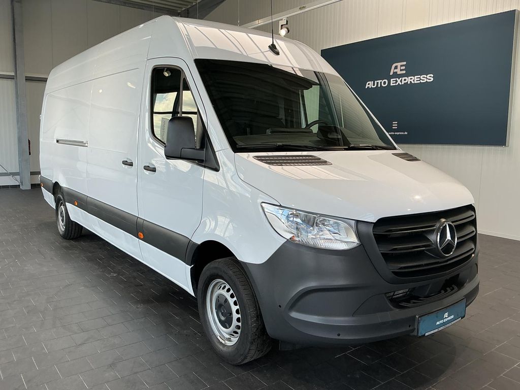 Mercedes-Benz SPRINTER 2025 г. Белый, пробег 33352 км