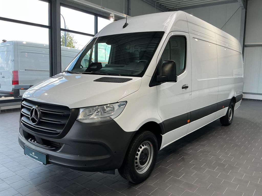 Mercedes-Benz SPRINTER 2025 г. Белый, пробег 33352 км