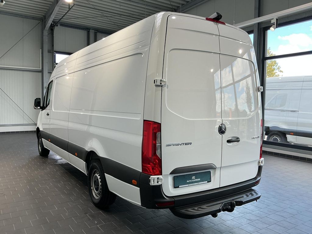 Mercedes-Benz SPRINTER 2025 г. Белый, пробег 33352 км