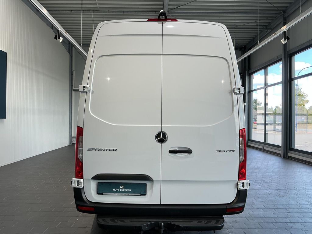 Mercedes-Benz SPRINTER 2025 г. Белый, пробег 33352 км