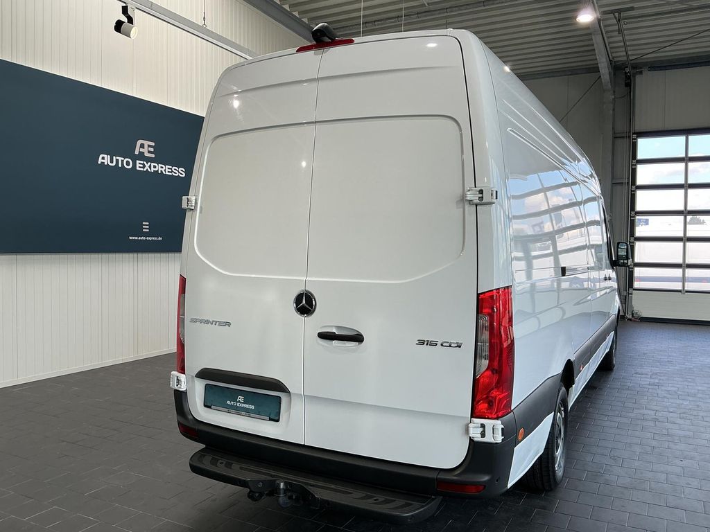 Mercedes-Benz SPRINTER 2025 г. Белый, пробег 33352 км