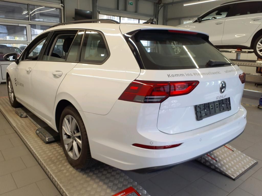 Volkswagen Golf 2023 г. Белый, пробег 44925 км