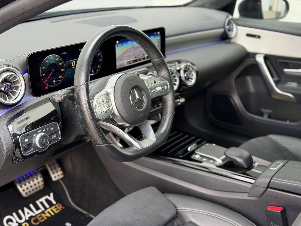 Mercedes-Benz A 250 2022 г. Чёрный, пробег 45000 км