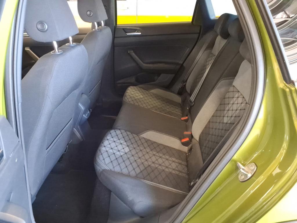 Volkswagen Taigo 2023 г. Зелёный, пробег 15600 км