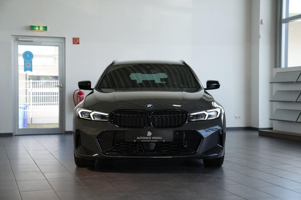 BMW 330 2023 г. Серый, пробег 33740 км