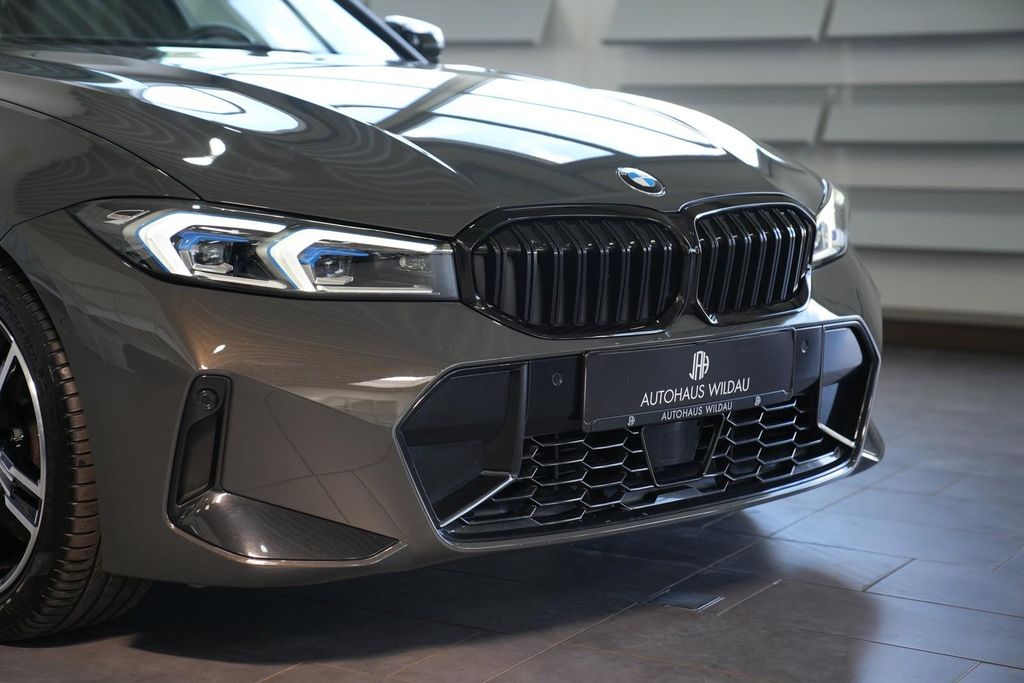 BMW 330 2023 г. Серый, пробег 33740 км