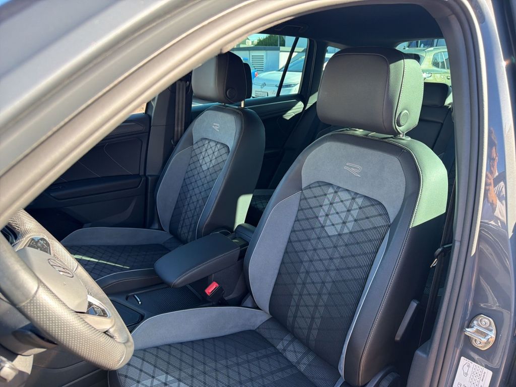 Volkswagen Tiguan 2024 г. Серый, пробег 25350 км
