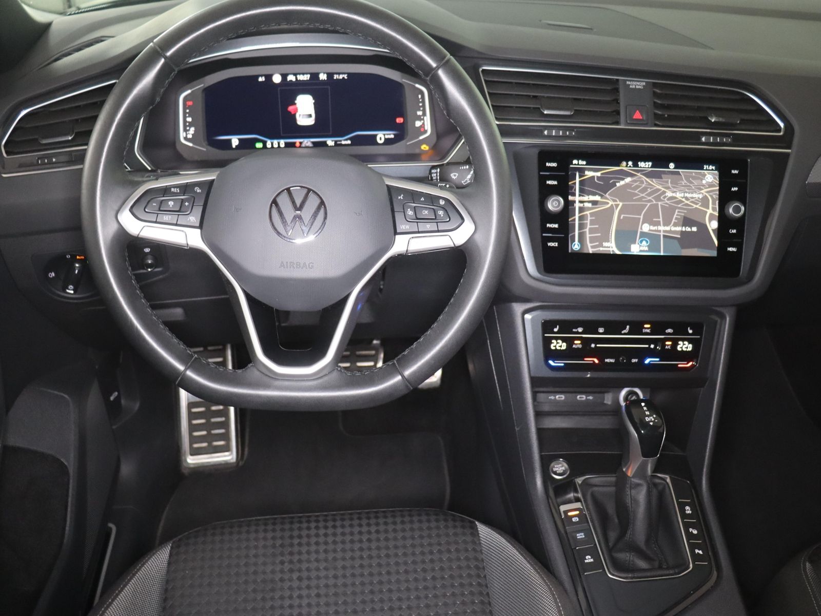 Volkswagen Tiguan 2022 г. Чёрный, пробег 47908 км