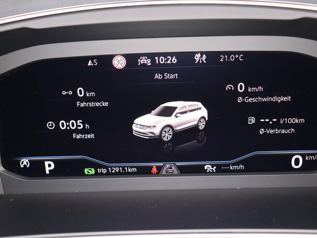 Volkswagen Tiguan 2022 г. Чёрный, пробег 47908 км