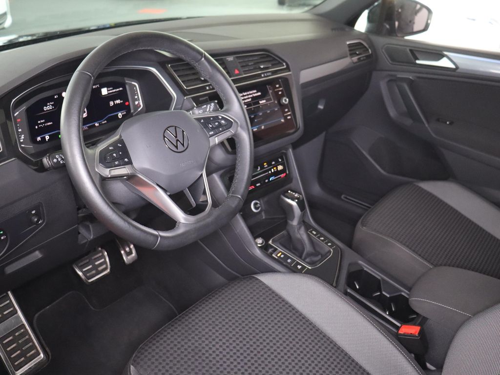 Volkswagen Tiguan 2022 г. Чёрный, пробег 47908 км