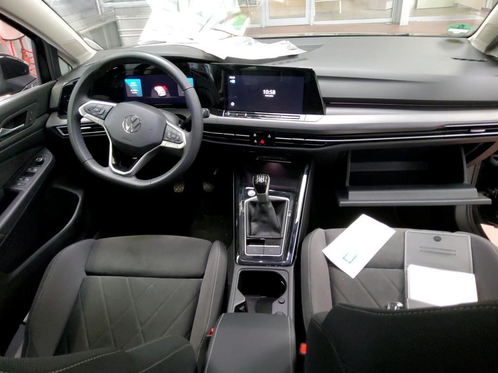 Volkswagen Golf 2024 г. Чёрный, пробег 20900 км
