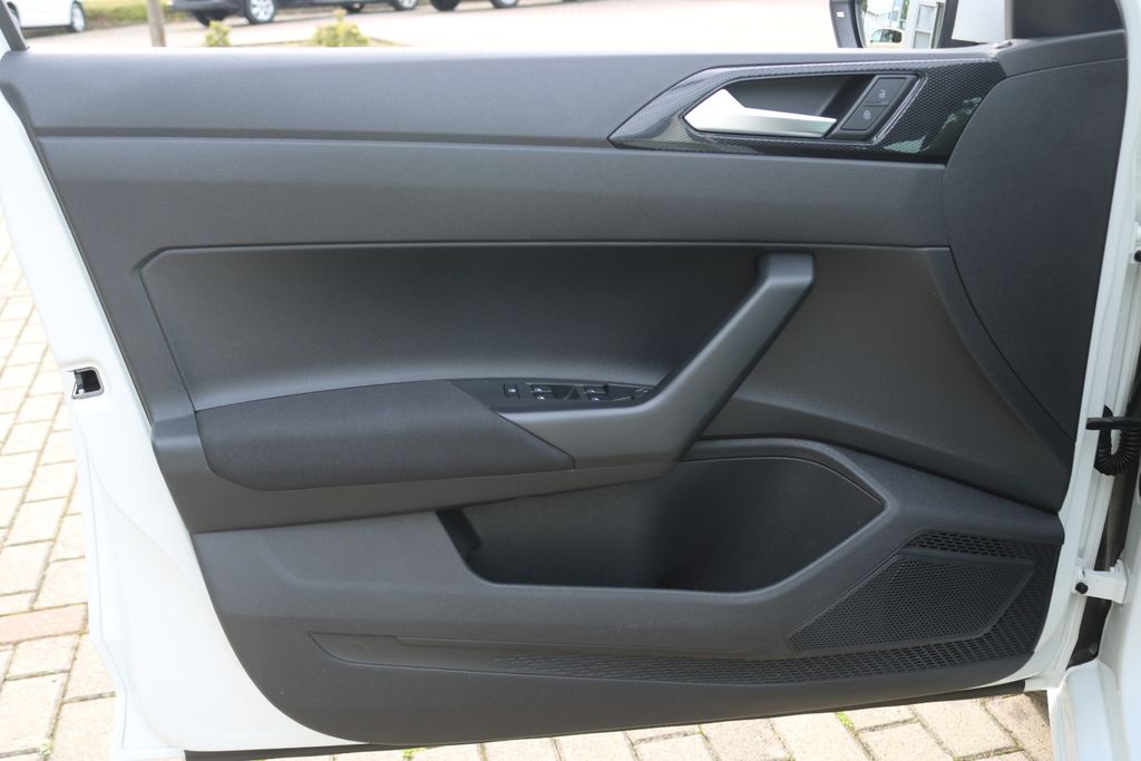 Volkswagen Polo 2023 г. Белый, пробег 57710 км