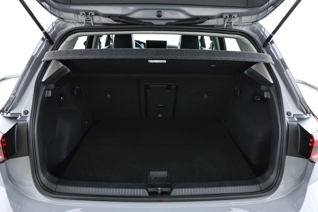 Volkswagen Golf 2025 г. Серый, пробег 32622 км